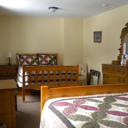 The Sterling Inn Caratunk Экстерьер фото