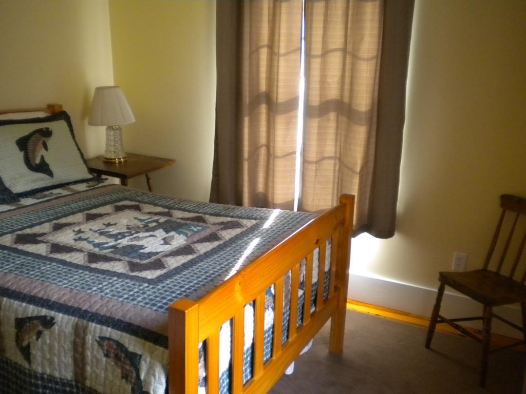 The Sterling Inn Caratunk Экстерьер фото