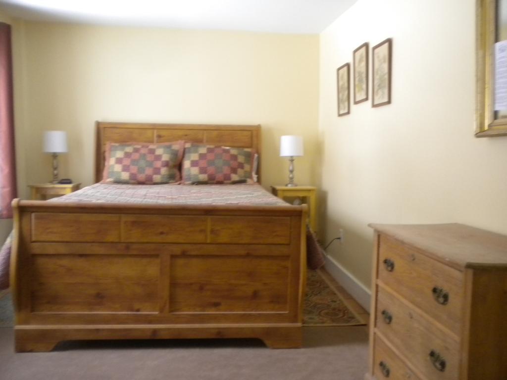 The Sterling Inn Caratunk Экстерьер фото