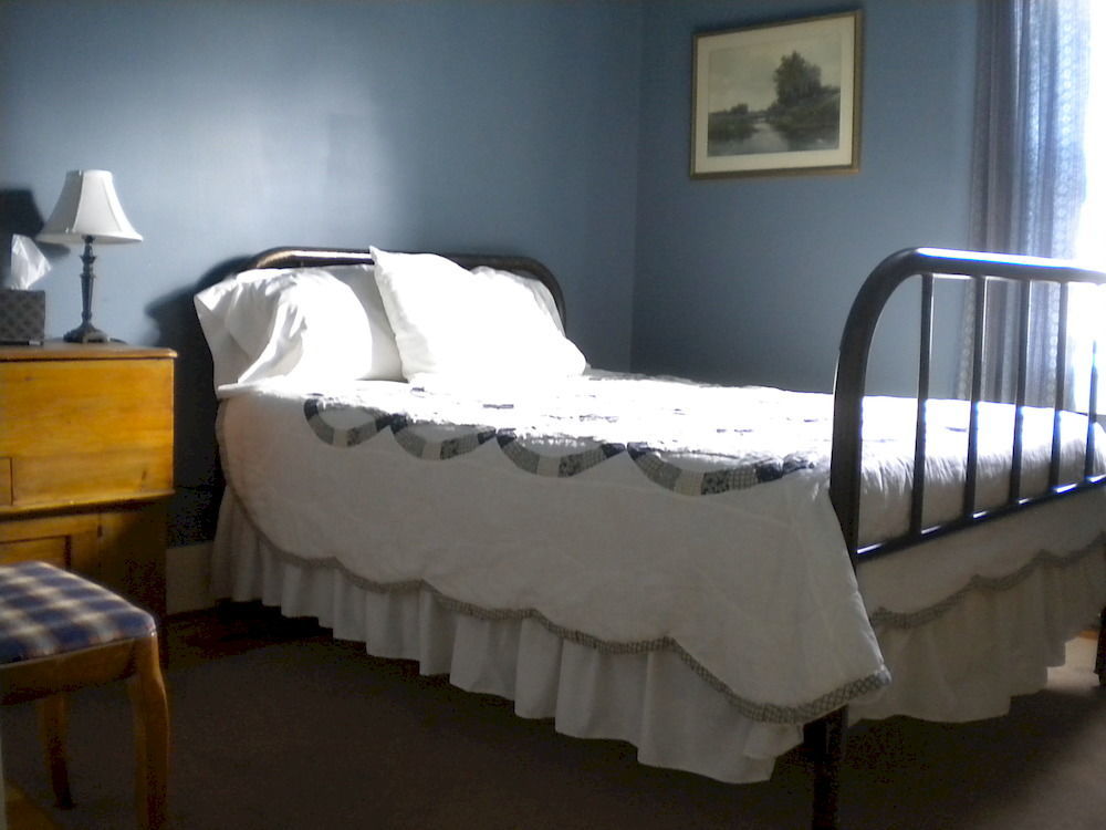 The Sterling Inn Caratunk Экстерьер фото